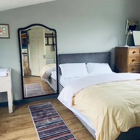 Artists And Writers Farm Space Apartamento