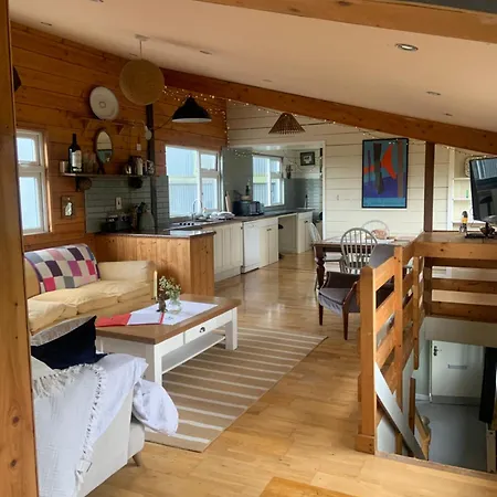 Artists And Writers Farm Space Apartament *
